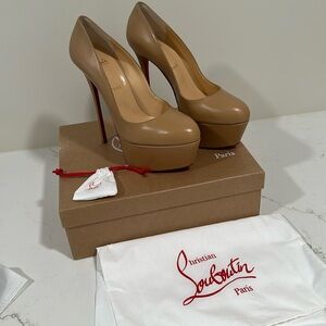 Christian Louboutin Dolly Pump Alta 160 Leather tan pumps size 40.5 NIB